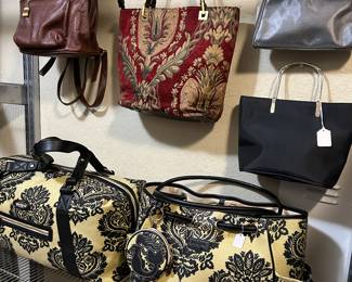 Handbags & travel bags