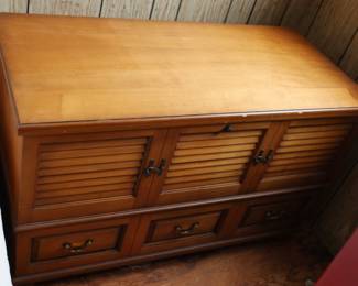 Mid-Century Vintage Lane Cedar Chest