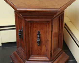 Drexel Heritage Velero Collection Hexagonal Side Table With Storage 21 High