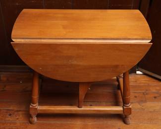 Mid Century Maple Drop Leaf End Table / Side Table