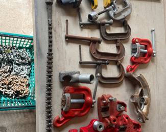 Large Lot Of Assorted Clamps - Ridgid Bench Chain Vise - Metal Chain - Ridgid 40375 Yoke - See All Photos