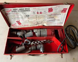 Milwaukee HEAVY-DUTY RIGHT ANGLE DRILL W/ Case