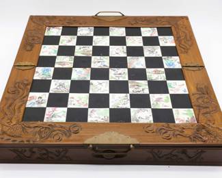 VINTAGE ANTIQUE CHESS SET IN WOOD BOX CARVED ASIAN CHINESE
