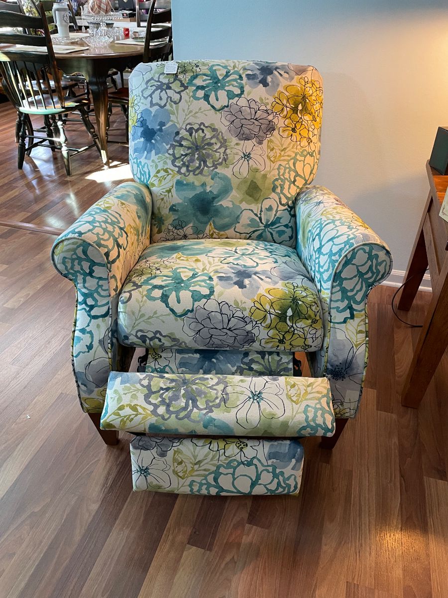 Lake Angela Richmond Estate Sale starts on 3/23/2024