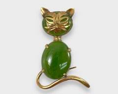 Fine 14K Yellow Gold Jade Figural Cat Brooch
