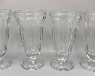 4 Vintage Ice Cream Sundaes Glasses
Lot #: 123