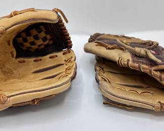 Nokona Baseball Glove Mitt For Right-Handed Person BC-1050 10.5 Inches
Lot #: 97
