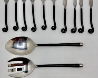 13 Cast Iron Blackened Cutlery For Serving Salads, Appetizers & More
Lot #: 92