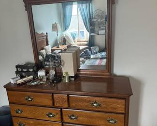 Dresser w/ mirror
Jewelry