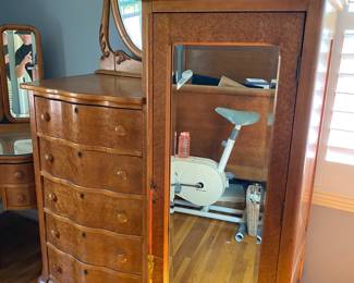 This amazing piece has more burls than the Ives family tree.