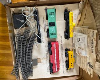 Wow! This set has everything but the haybales for the box car.