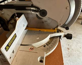 #42	Dewalt Compound Miter Saw w/Craftsman Table Model DW705 Type 2	 $300.00 
