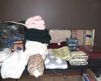 Linens, Throws, Quilts, Shams etc