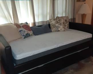 Day Bed with Slide Out Trundle