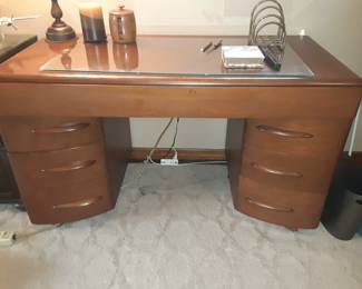 Heywood Wakefield Mid-Century Desk. Curved front drawers.