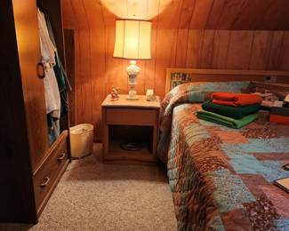 Mcm nite stand, Alabaster lamp,we have a matching lamp