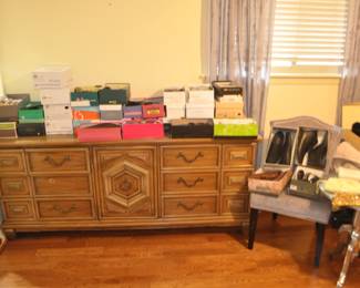 Ladies Shoes Size 9-10