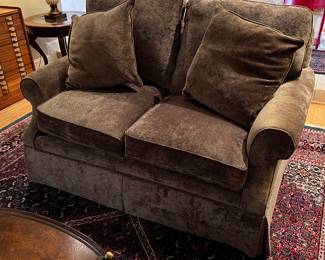 Highland House Loveseat