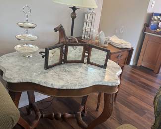 Antique victorian marble top side parlor table