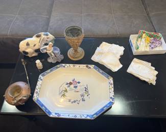 Assorted small antique items, vintage hankies