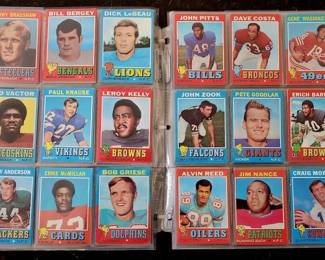 1971 TOPPS FOOTBALL COMPLETE SET. NICE CLEAN SET