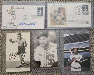 LOT OF 5 SIGNED ITEMS / HANK AARON, Ed MATTHEWS AND MORE
