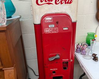VMC 44 Coke Machine 