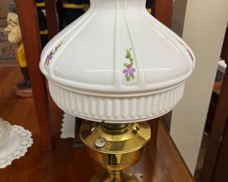 Brass Aladdin lamp w shade 