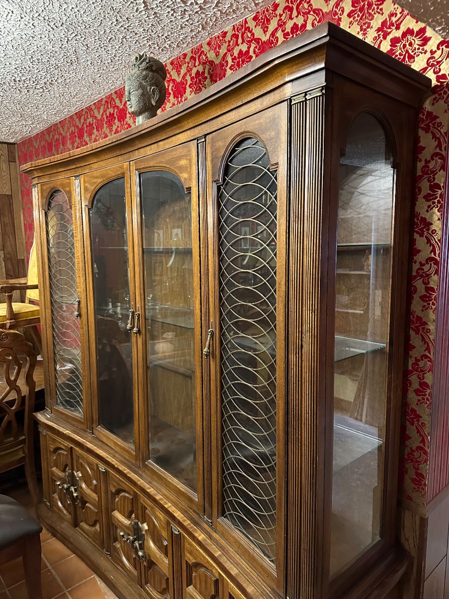 Antiques & Collectibles Galore Jessa’s... starts on 4/25/2024