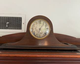Mantle clock