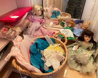 Dolls, clothes and accessories 