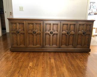 Vintage Henredon Cabinet/Sideboard on casters. Measures L: 76'' | D: 19.5in | H: 30in
