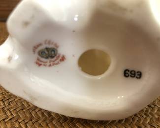 Stamp on Lefton figurine 693