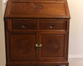Rosewood Drop Leaf Secretary Desk. H: 41.1/4in | L: 36in | D: 16.1/2in with drop leaf closed. (D: 29in with drop leaf extended).