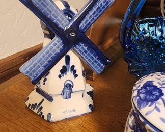 Collectible Blue White Porcelain Delft Windmill Rotating Blades