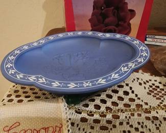 Avon Blue & White Avonshire Pedestal Soap Dish