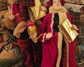 2 Dickens Carolers Adult Figures Valerie Parr Hill Christmas