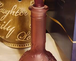 Avon Grape & Leaves Bud Vase