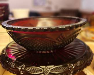 Avon 1876 Cape Cod Collection Red Dessert Fruit Bowl For Your Holiday Table