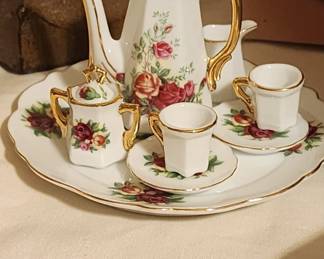 Vintage Mini Tea Set Gold Trim w/ Pink  Roses 