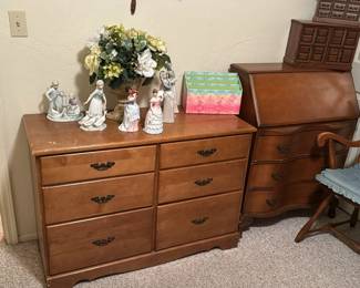 Governor Winthrop Drop Front Clawfoot Desk