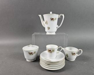 Lot 272 | Fukagawa Pine Cone Tea Set
