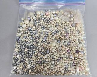 Lot 190 | Pearl Type Beads