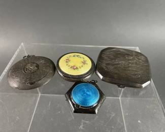 Lot 121 | Antique or Vintage Sterling Silver Compacts