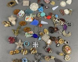 Lot 109 | Vintage Pendants & Pins