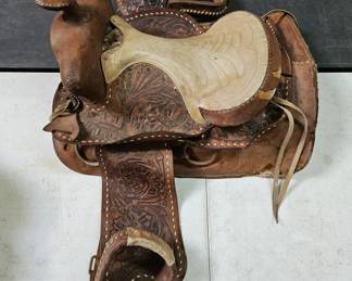 Lot 325 | Vintage Hand Tooled Leather Horse Show Saddle