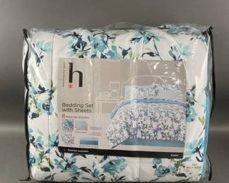 Lot 392 | New Home Expressions Bedding Set MSRP $150