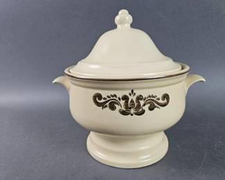 Lot 291 | Vintage Pfaltzgraff Village Soup Tureen with Lid