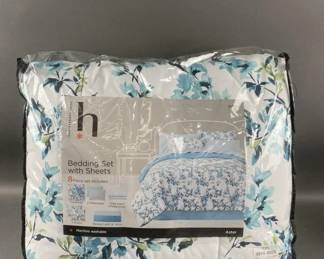 Lot 390 | New Home Expressions Bedding Set MSRP $150