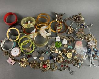 Lot 178 | Costume Jewelry